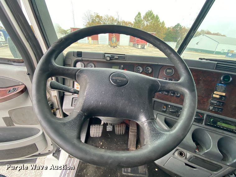 image for item HA9663 2012 Freightliner Columbia  glider kit semi truck