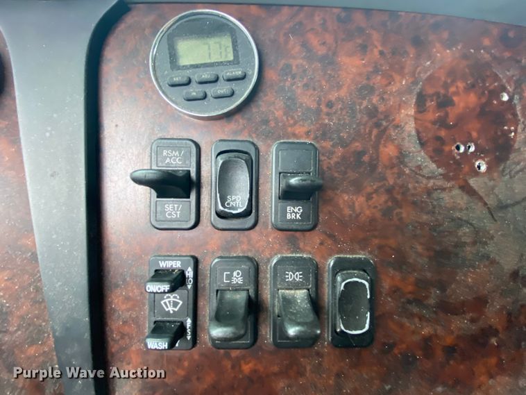 image for item HA9663 2012 Freightliner Columbia  glider kit semi truck