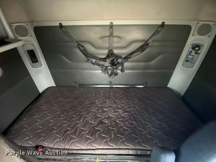 image for item HA9663 2012 Freightliner Columbia  glider kit semi truck