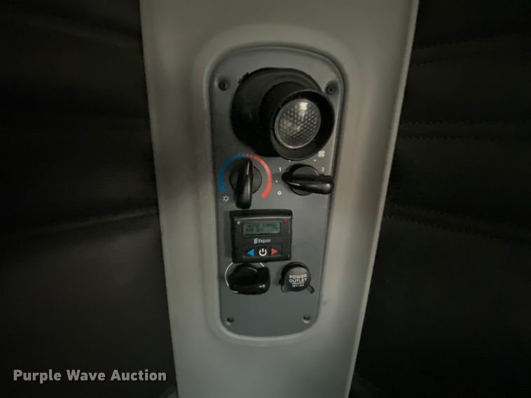 image for item HA9663 2012 Freightliner Columbia  glider kit semi truck