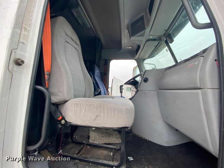 image for item HA9663 2012 Freightliner Columbia  glider kit semi truck