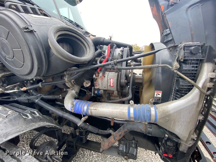 image for item HA9663 2012 Freightliner Columbia  glider kit semi truck