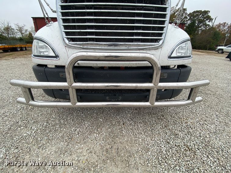 image for item HA9663 2012 Freightliner Columbia  glider kit semi truck