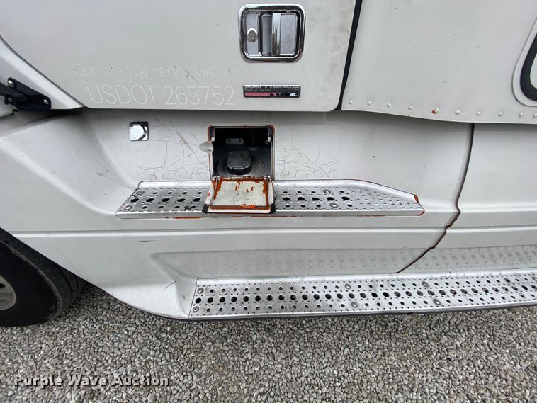 image for item HA9663 2012 Freightliner Columbia  glider kit semi truck