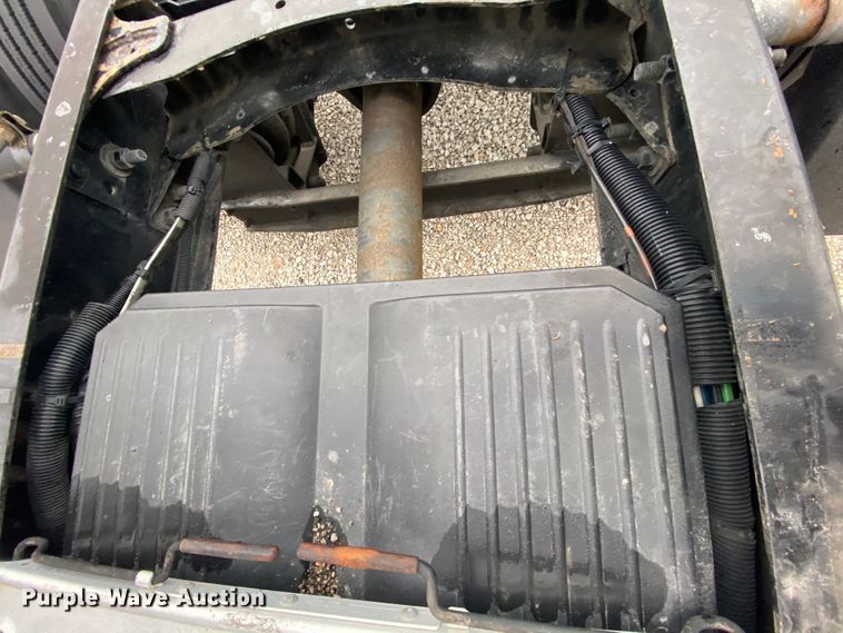 image for item HA9663 2012 Freightliner Columbia  glider kit semi truck