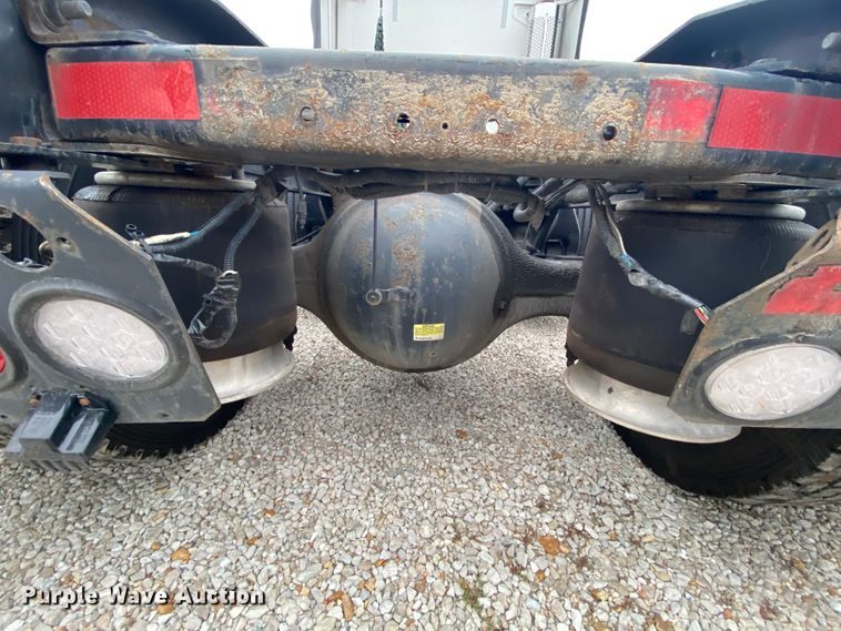 image for item HA9663 2012 Freightliner Columbia  glider kit semi truck