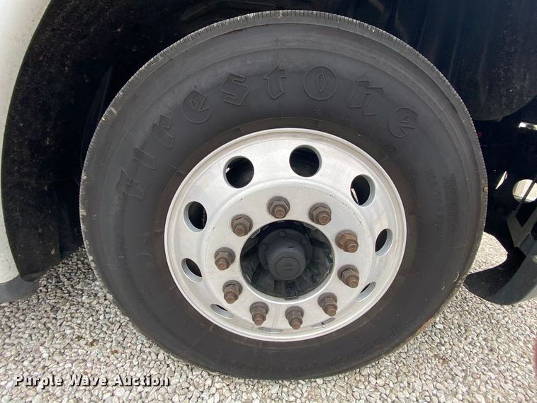 image for item HA9663 2012 Freightliner Columbia  glider kit semi truck