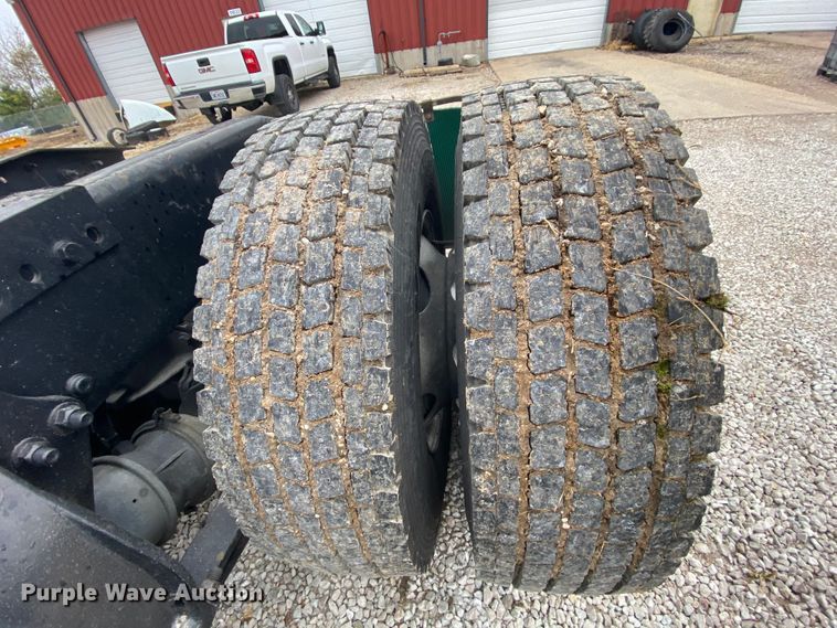 image for item HA9663 2012 Freightliner Columbia  glider kit semi truck