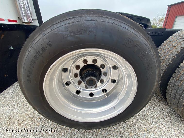 image for item HA9663 2012 Freightliner Columbia  glider kit semi truck