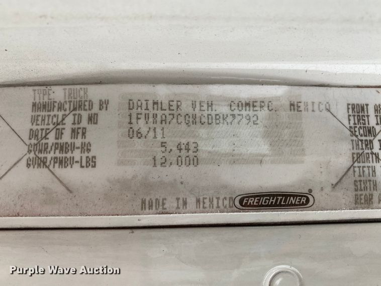 image for item HA9663 2012 Freightliner Columbia  glider kit semi truck