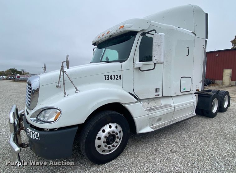 image for item HA9664 2012 Freightliner Columbia  glider kit semi truck