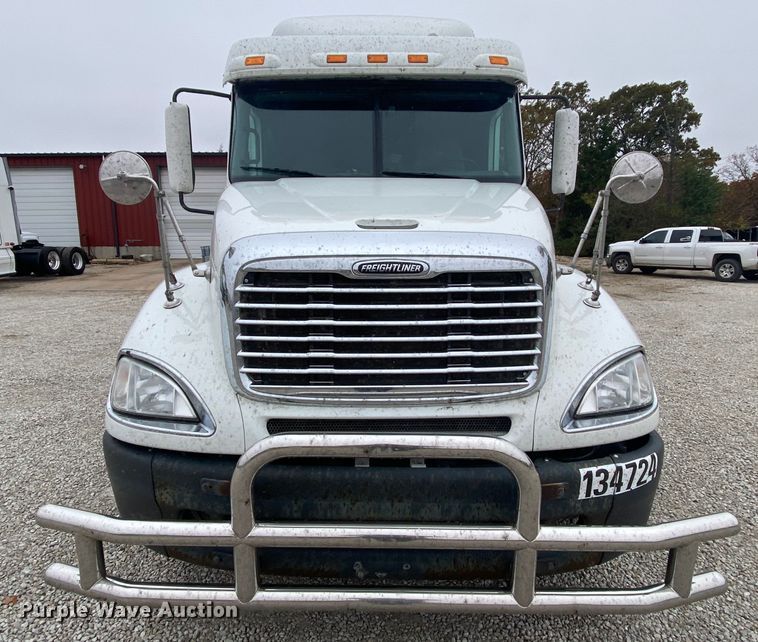 image for item HA9664 2012 Freightliner Columbia  glider kit semi truck