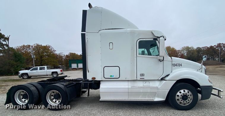 image for item HA9664 2012 Freightliner Columbia  glider kit semi truck