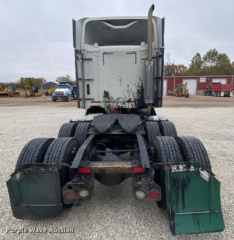 image for item HA9664 2012 Freightliner Columbia  glider kit semi truck