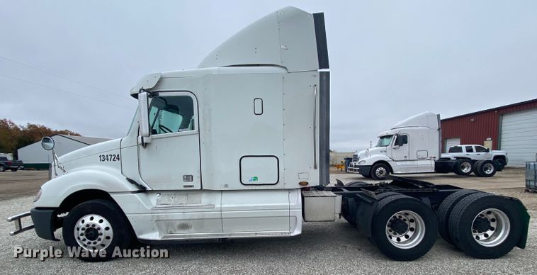 image for item HA9664 2012 Freightliner Columbia  glider kit semi truck