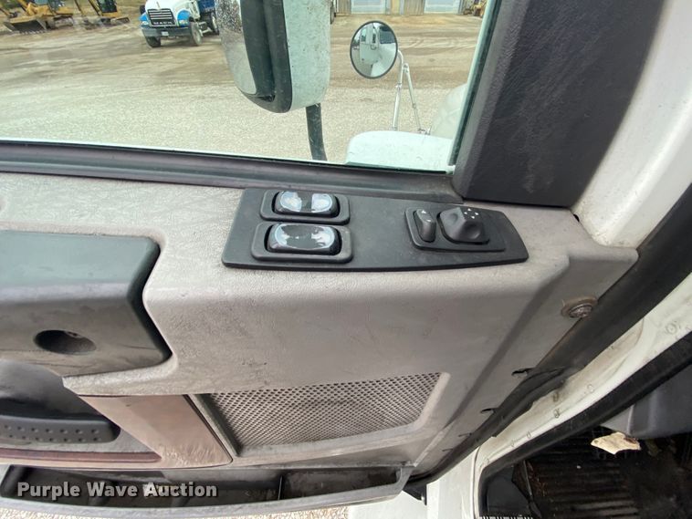 image for item HA9664 2012 Freightliner Columbia  glider kit semi truck