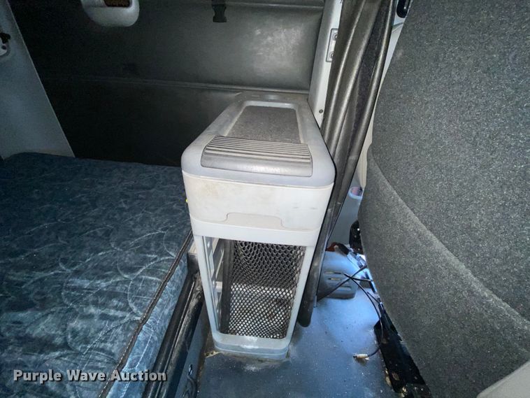 image for item HA9664 2012 Freightliner Columbia  glider kit semi truck