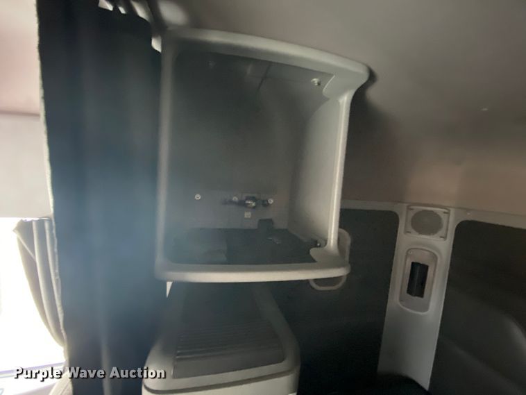 image for item HA9664 2012 Freightliner Columbia  glider kit semi truck