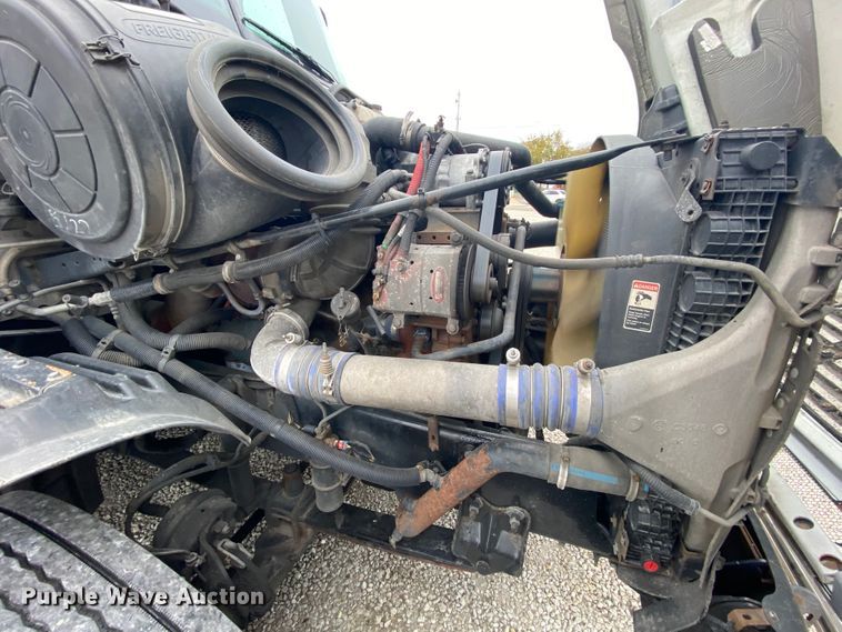 image for item HA9664 2012 Freightliner Columbia  glider kit semi truck