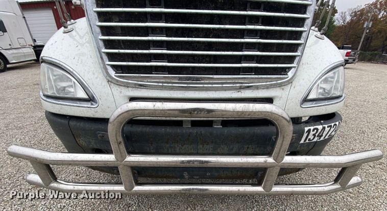 image for item HA9664 2012 Freightliner Columbia  glider kit semi truck