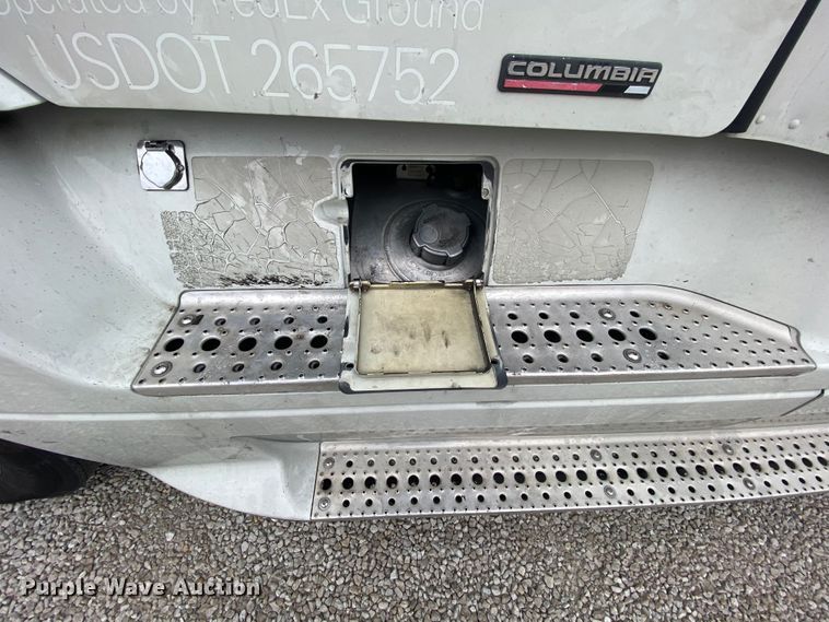 image for item HA9664 2012 Freightliner Columbia  glider kit semi truck