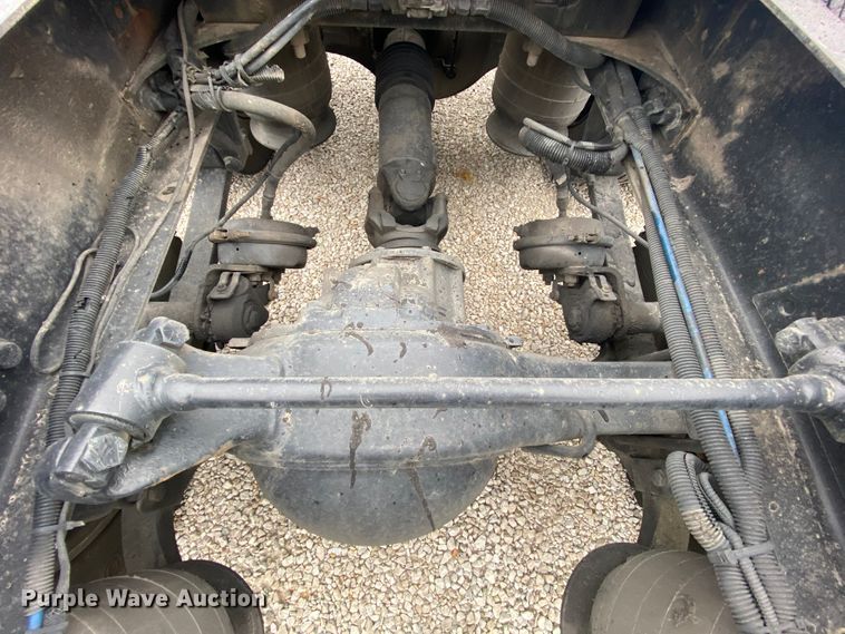 image for item HA9664 2012 Freightliner Columbia  glider kit semi truck