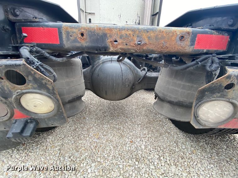 image for item HA9664 2012 Freightliner Columbia  glider kit semi truck