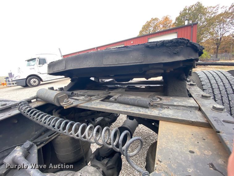 image for item HA9664 2012 Freightliner Columbia  glider kit semi truck