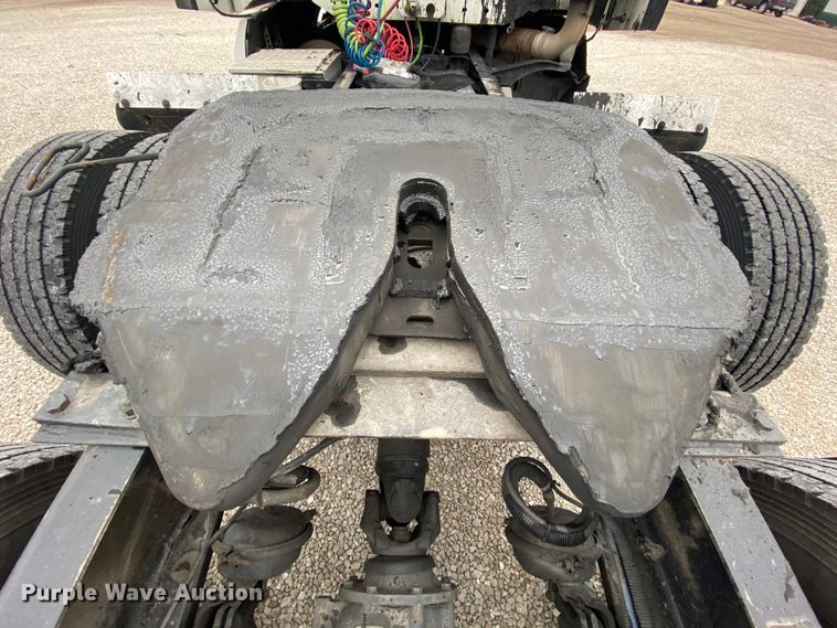 image for item HA9664 2012 Freightliner Columbia  glider kit semi truck