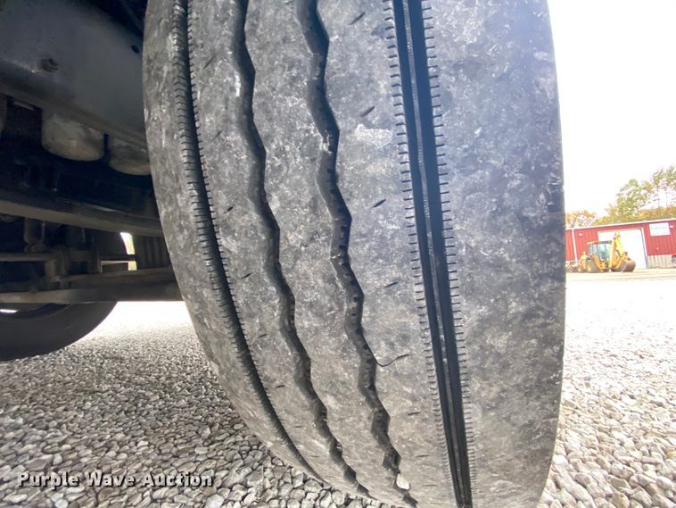 image for item HA9664 2012 Freightliner Columbia  glider kit semi truck