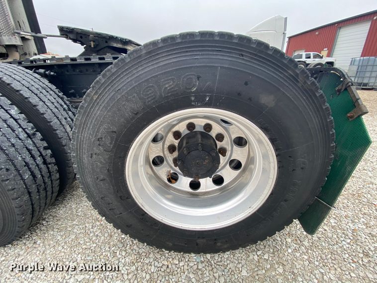 image for item HA9664 2012 Freightliner Columbia  glider kit semi truck