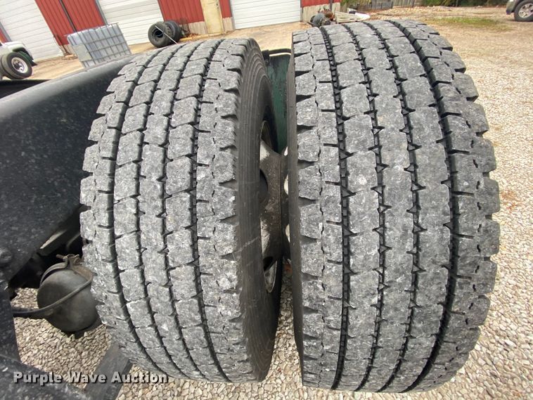 image for item HA9664 2012 Freightliner Columbia  glider kit semi truck