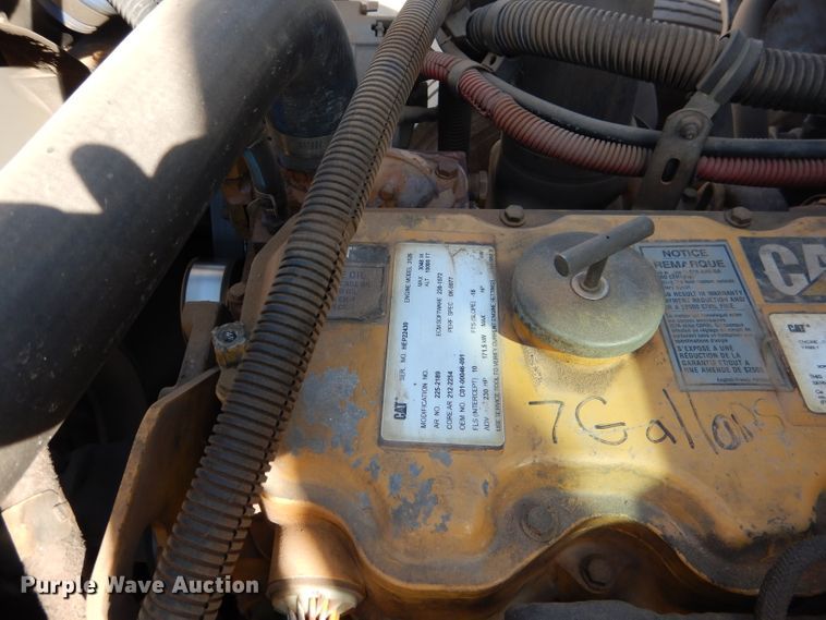 image for item HC9125 2004 Freightliner FL70  truck cab and chassis