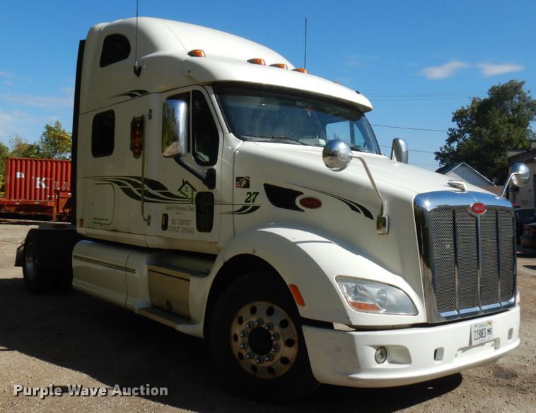 image for item HD9096 2012 Peterbilt 587  semi truck