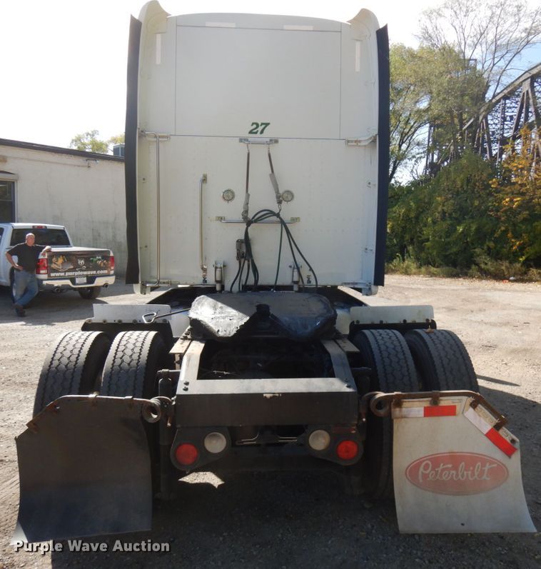 image for item HD9096 2012 Peterbilt 587  semi truck
