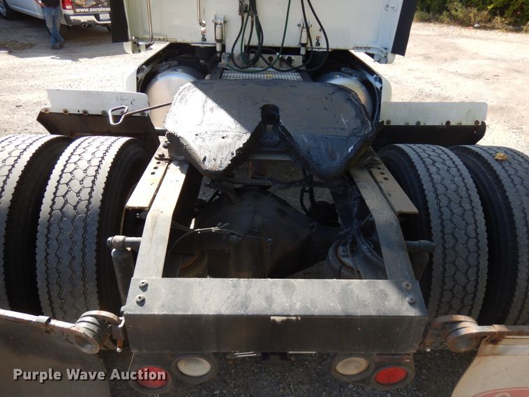image for item HD9096 2012 Peterbilt 587  semi truck