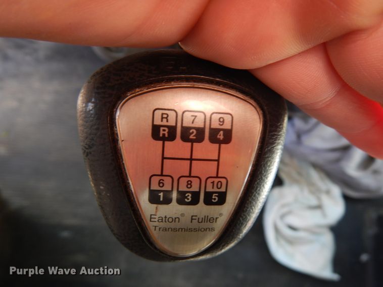 image for item HD9096 2012 Peterbilt 587  semi truck