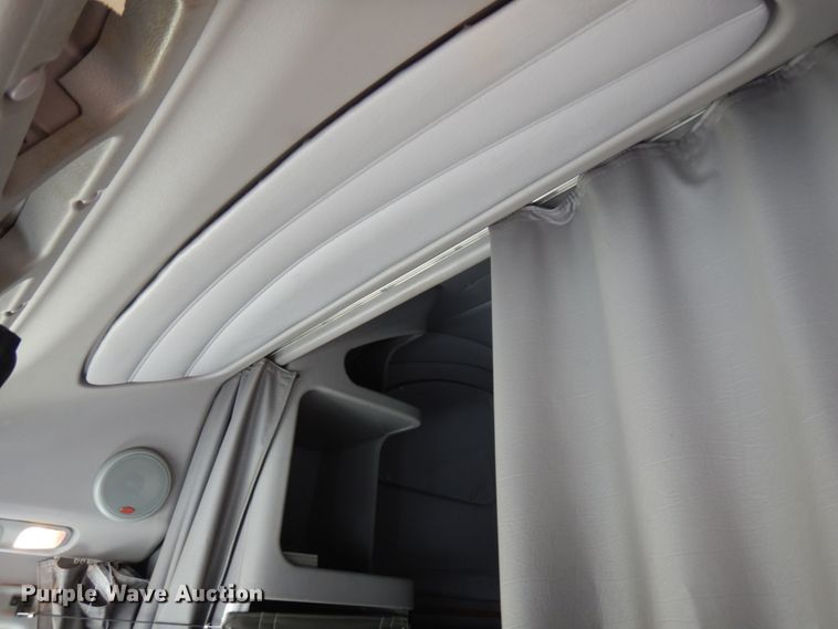 image for item HD9096 2012 Peterbilt 587  semi truck