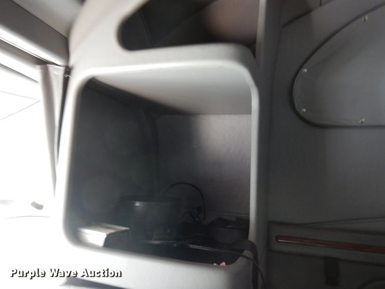 image for item HD9096 2012 Peterbilt 587  semi truck