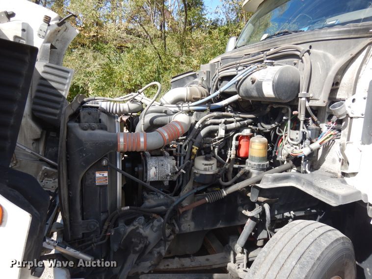 image for item HD9096 2012 Peterbilt 587  semi truck