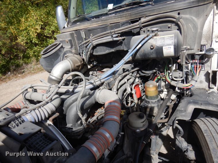 image for item HD9096 2012 Peterbilt 587  semi truck