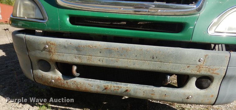 image for item HD9101 2007 Freightliner Columbia  semi truck