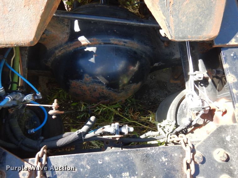 image for item HD9101 2007 Freightliner Columbia  semi truck