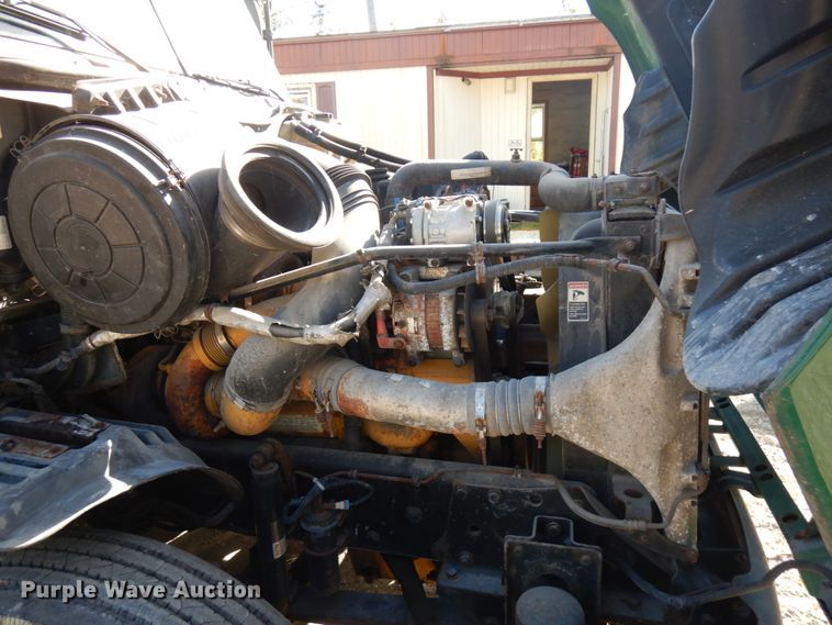 image for item HD9101 2007 Freightliner Columbia  semi truck