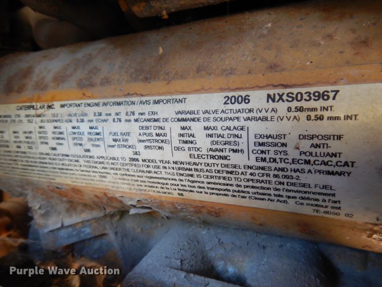 image for item HD9101 2007 Freightliner Columbia  semi truck