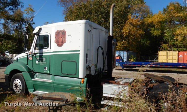 image for item HD9102 2007 Freightliner Columbia  semi truck