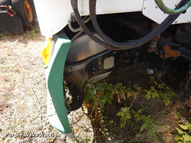 image for item HD9102 2007 Freightliner Columbia  semi truck