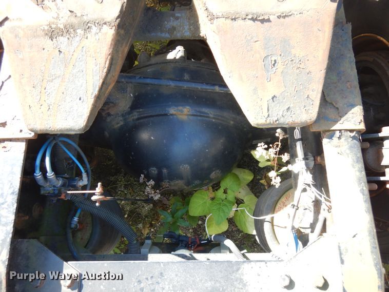 image for item HD9102 2007 Freightliner Columbia  semi truck