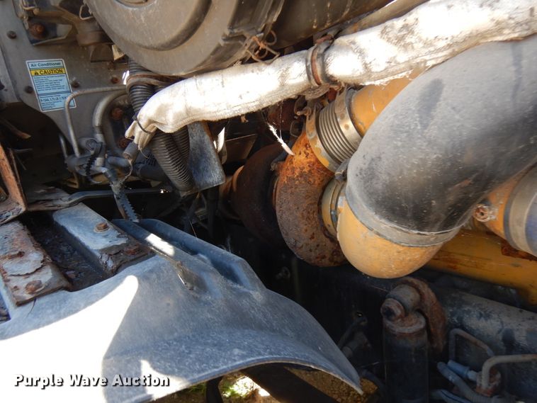 image for item HD9102 2007 Freightliner Columbia  semi truck