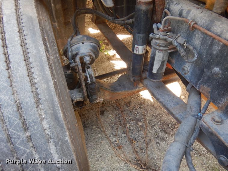 image for item HD9102 2007 Freightliner Columbia  semi truck